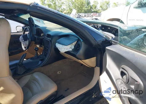 2000 Chevrolet Corvette из США, поврежденный, VIN 1G1YY32G2Y5111941